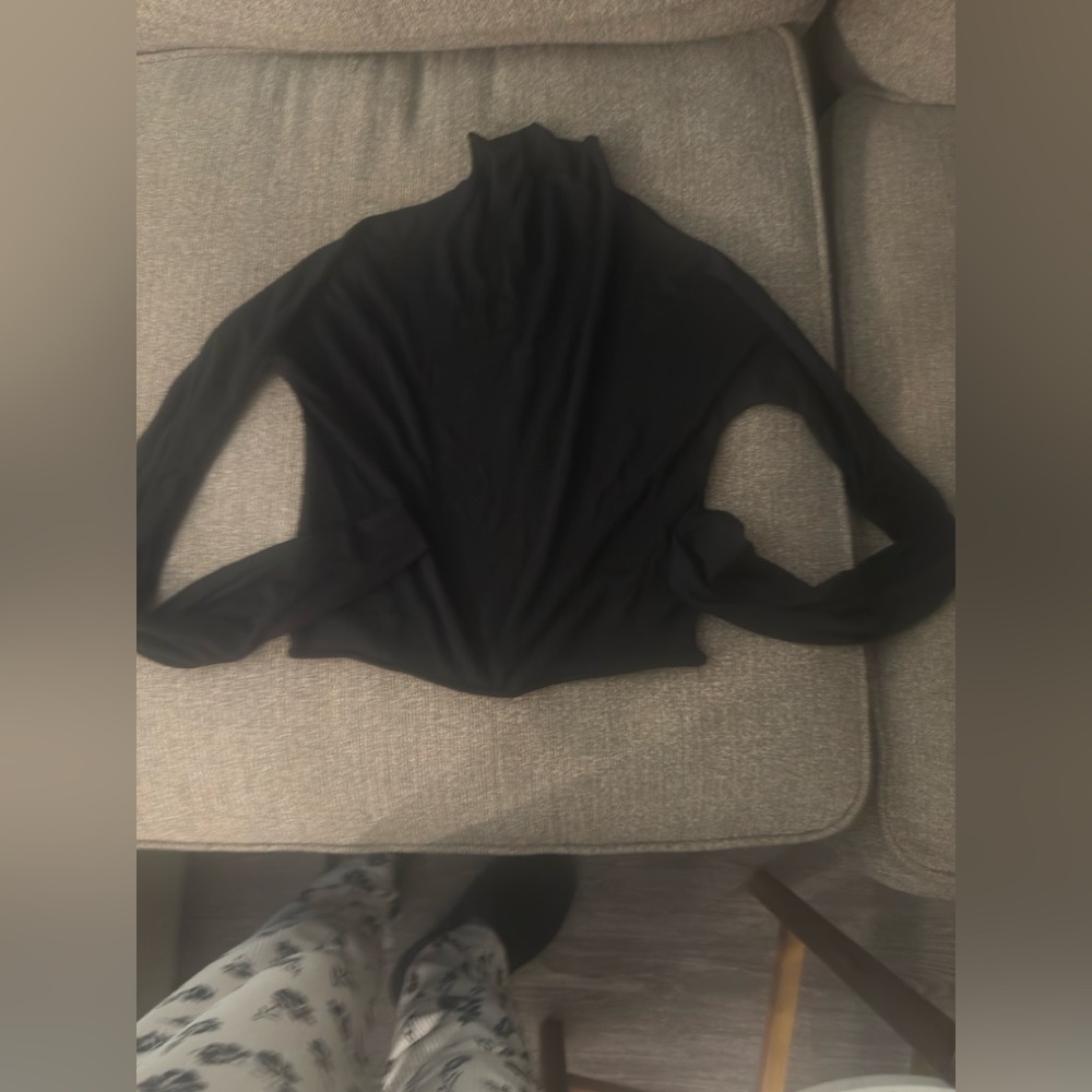 Joah Brown Classic Black crop top